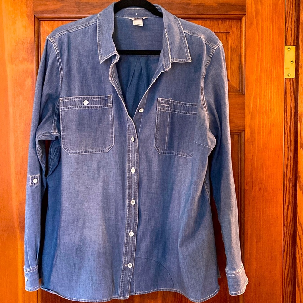 Women’s Gently Worn XXL Duluth Trading Denim Shirt